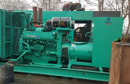 日喀则发电机组如何判断水冷式机油散热器内部是否需要清洗？